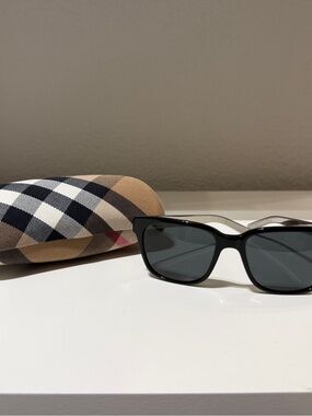 Burberry 55mm Black Rectangular Sunglasses